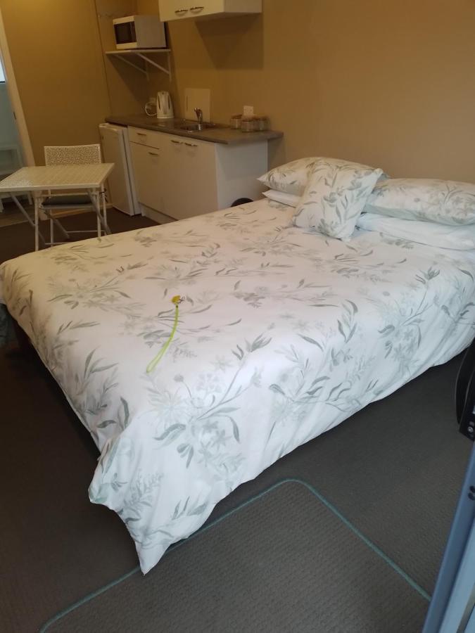 Best Budget Bed And Ensuite - Private Access Close To Beach Уэйай Экстерьер фото